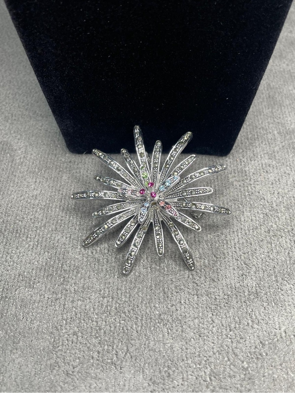 Silver Starburst Brooch with Multicolor Crystal Centers - Picture 3 of 7